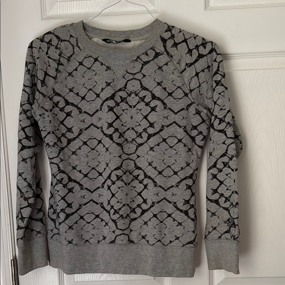 The North Face Gray and Black Patterned Sweater